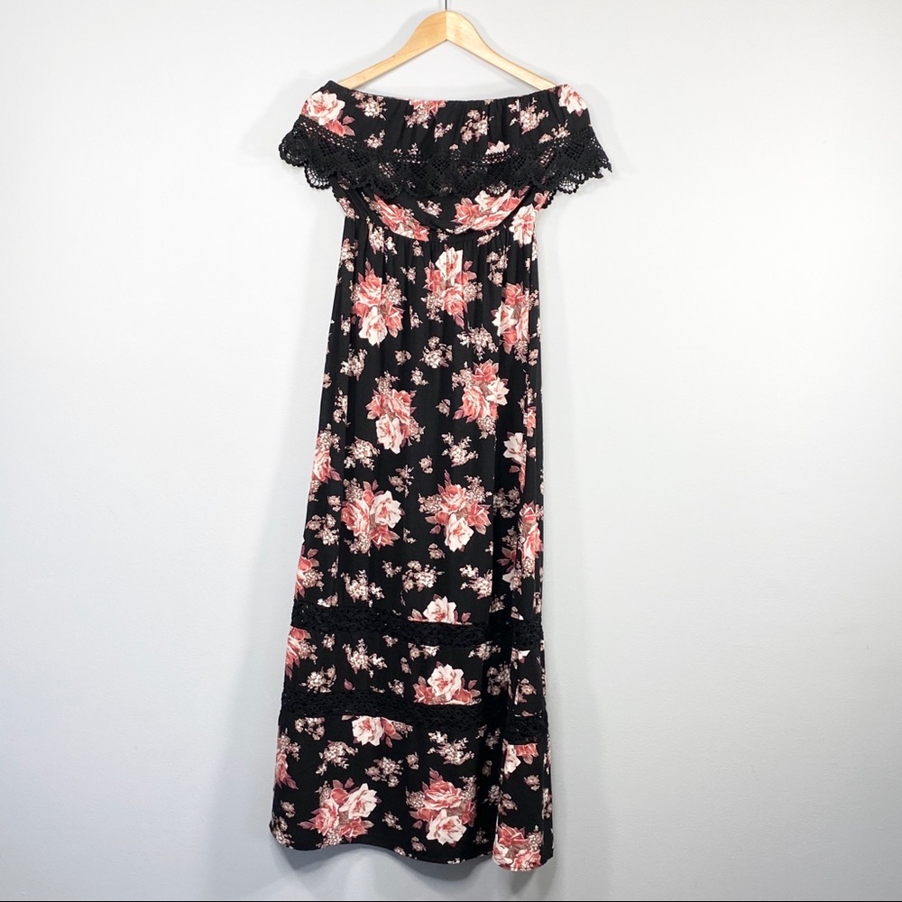 Women’s Crochet boho chic floral stretch maxi Sz M